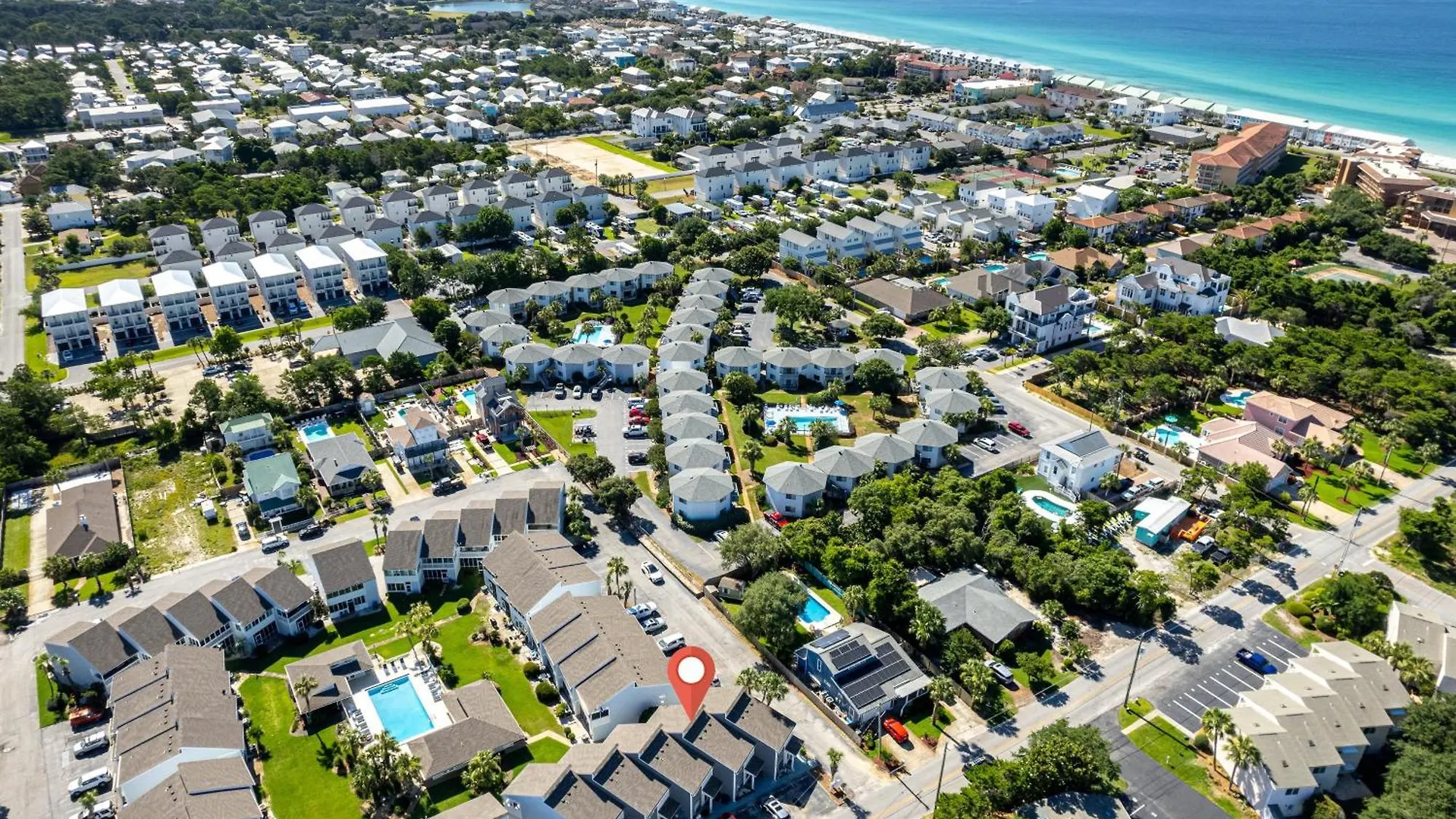 Pelican Beach 2011- By Holiday Isle Properties Destin Apartment