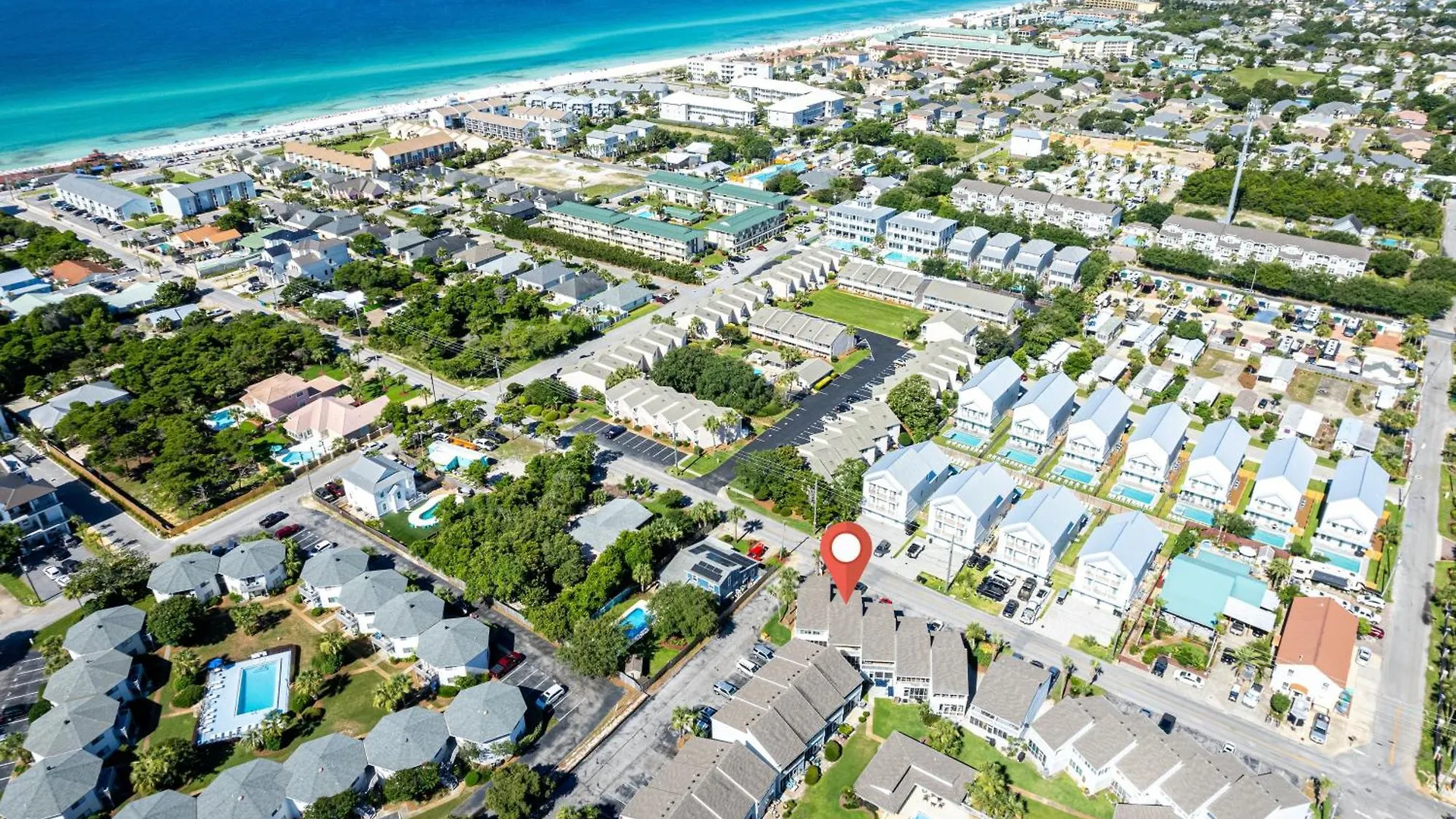 Pelican Beach 2011- By Holiday Isle Properties Destin Apartment