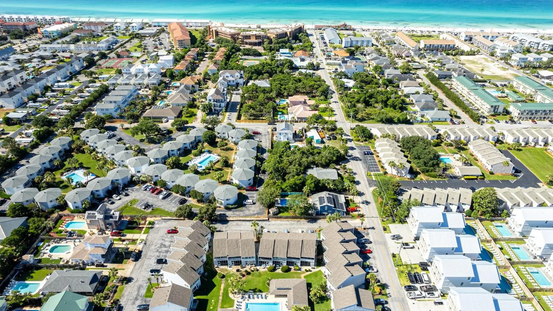 Pelican Beach 2011- By Holiday Isle Properties Destin 0*,
